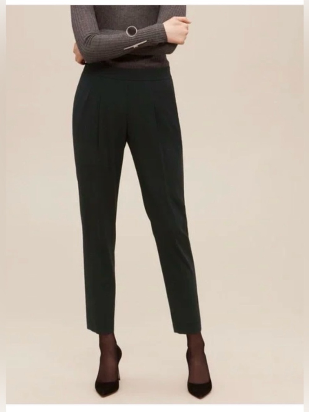 Aritzia / Babaton Cohen Black Pull On Dress Pants in size 8